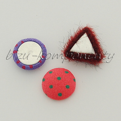 Látkový kabošon červený 14mm