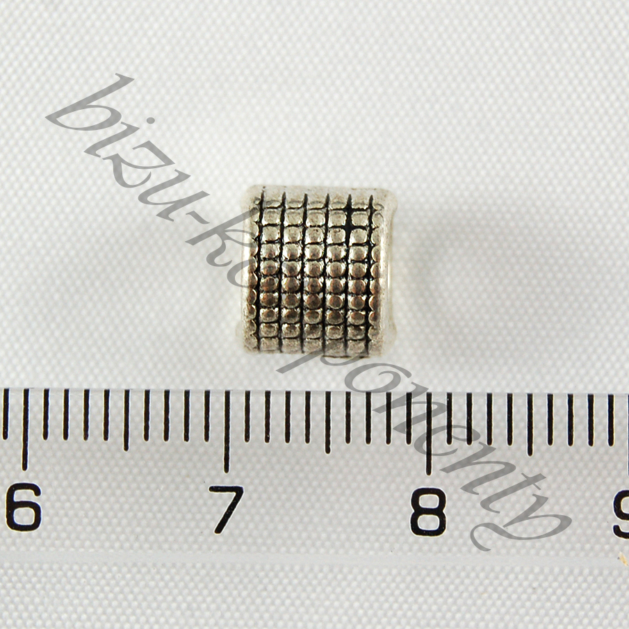 Kovový korálek - triangl