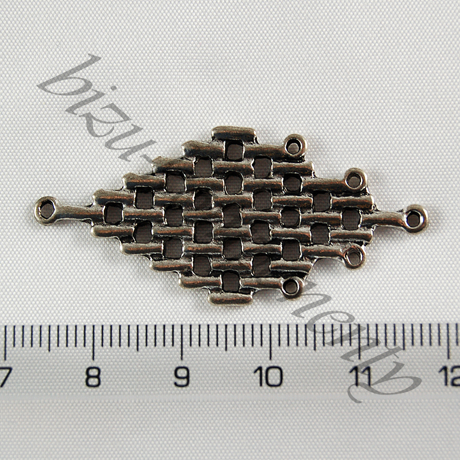 Geometrické ramínko starostříbrné barvy