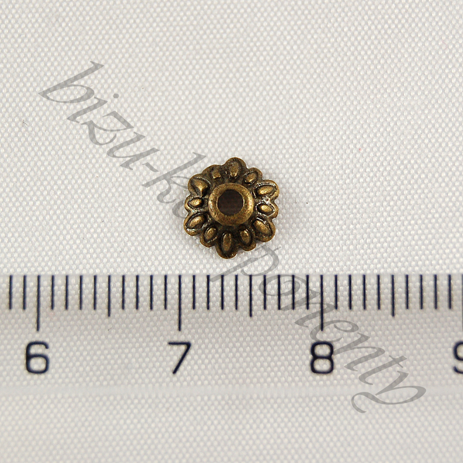 Malinký kaplík stříbrné barvy 10ks