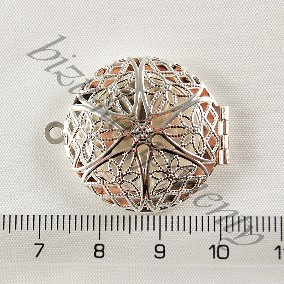 Filigránový medailon - kruh stříbrné barvy