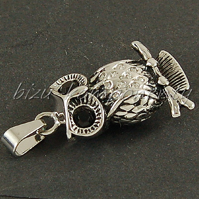 Sova s černýma očima, chirurgická ocel