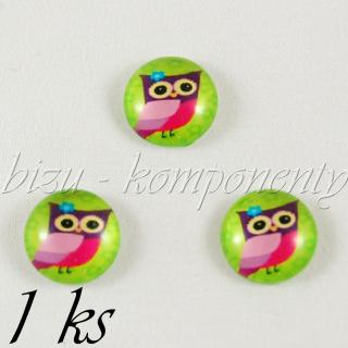 Skleněný kabošon sovička parádnice na louce, 16 mm