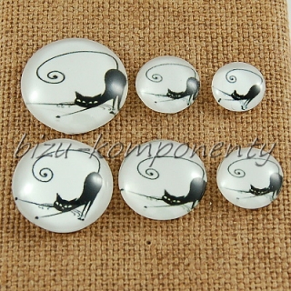 Skleněný kabošon protahující se kočka 18 mm