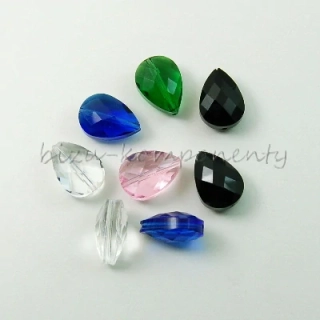 Zelenýý broušený korálek plochá kapka  19x14mm, 2ks