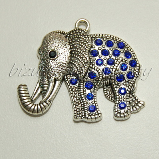 Slon s modrými šatony, stříbrná barva