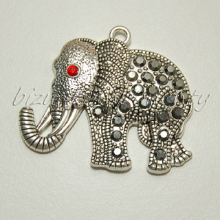 Slon se šatony ocelové barvy, stříbrná barva