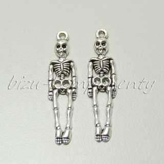 Kostra, stříbrná barva