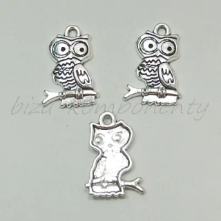Ohlížející se sovička, stříbrná barva
