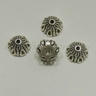 Masivní tečkovaný kaplík, 12mm, stříbrná barva 1ks