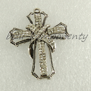 Zdobný kříž se stuhou