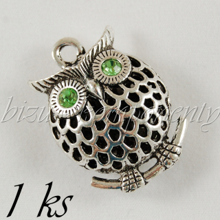 Větší 3D sova baculka se zelenýma očima, stříbrná barva