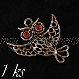 Letící 3D sova s červenýma očima, stříbrná barva